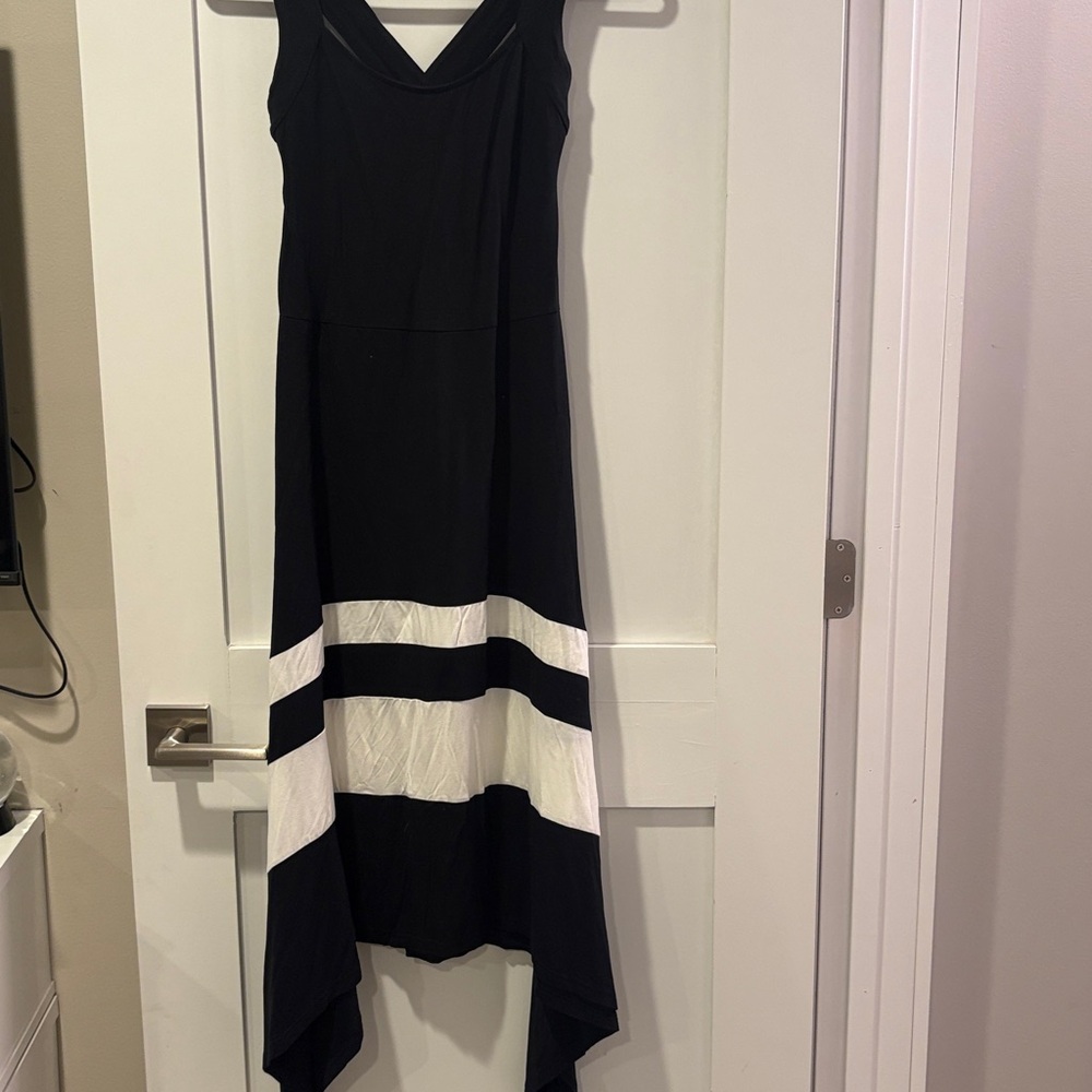 VENUS Black and White Asymmetrical Dress